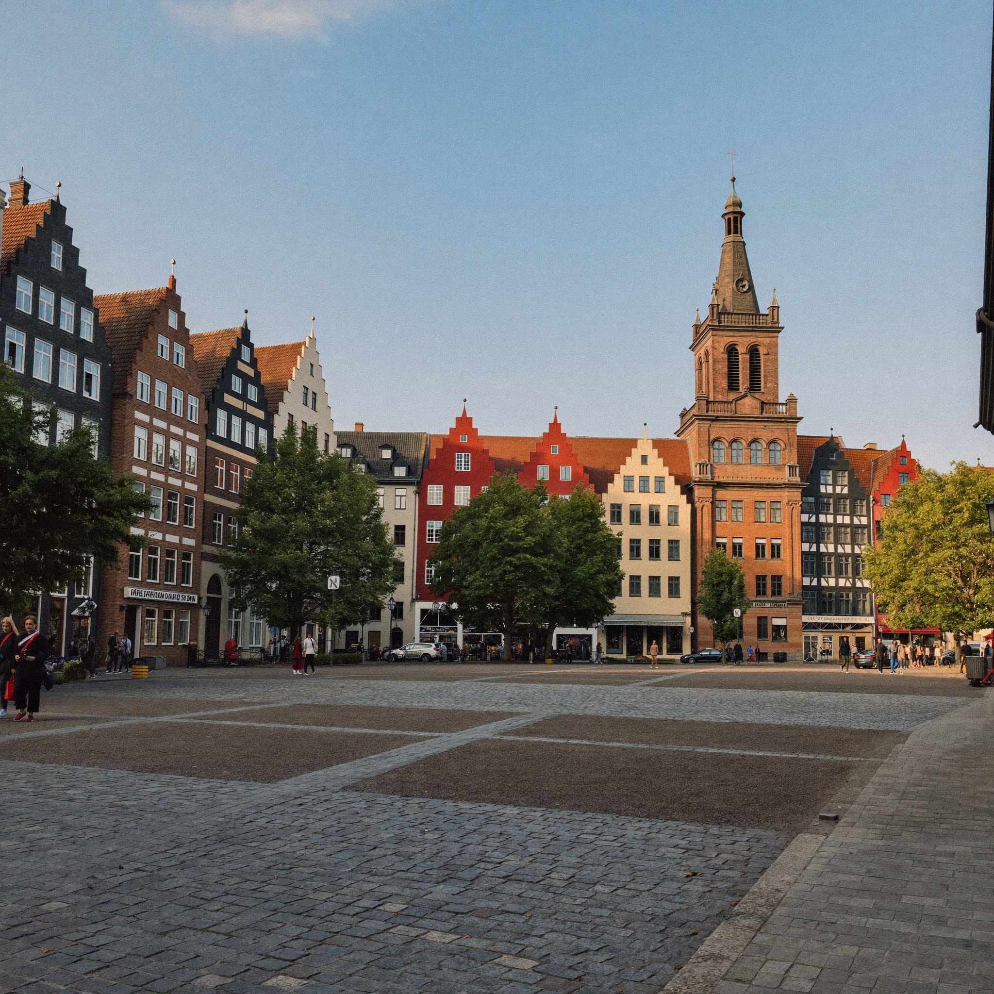 Seniorenbetreuung zu Hause in Greifswald – Altstadt mit Backsteingiebeln